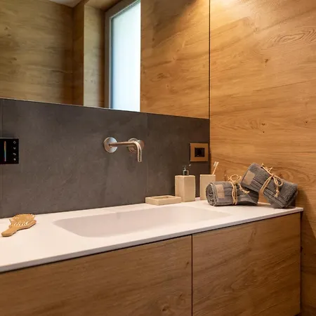 Mountain View With Terrace In Ideal Location セストリエーレ