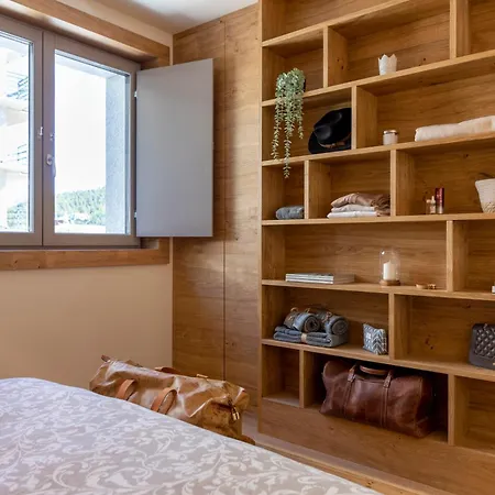 Mountain View With Terrace In Ideal Location