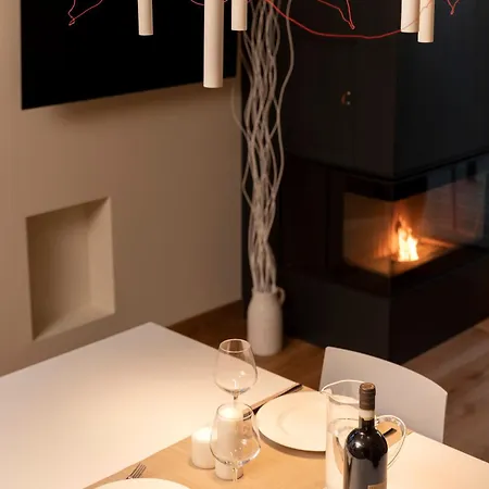 Mountain View With Terrace In Ideal Location アパート