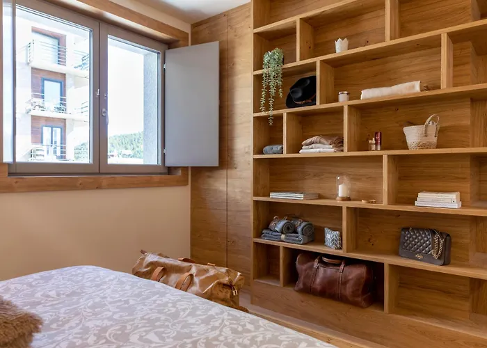 Mountain View With Terrace In Ideal Location